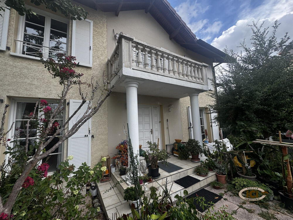 Maison 10 pièces 248 m² · à Ambilly · 248 m² · 1 060 000 €