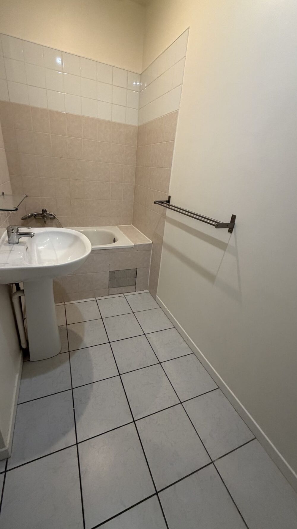 Location Appartement A DEUX PAS DE LA CASERNE DE BONNE Grenoble