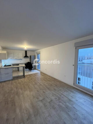  Appartement à louer 4 pièces 89 m²