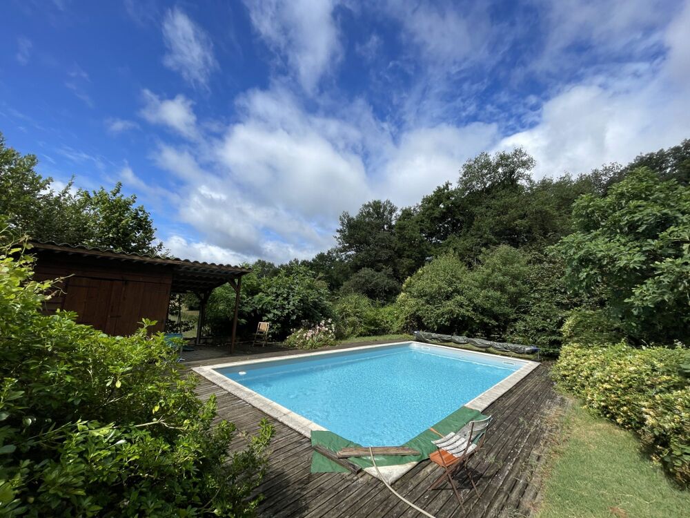 LIEU BUCOLIQUE SUR 7 HA AVEC PISCINE
