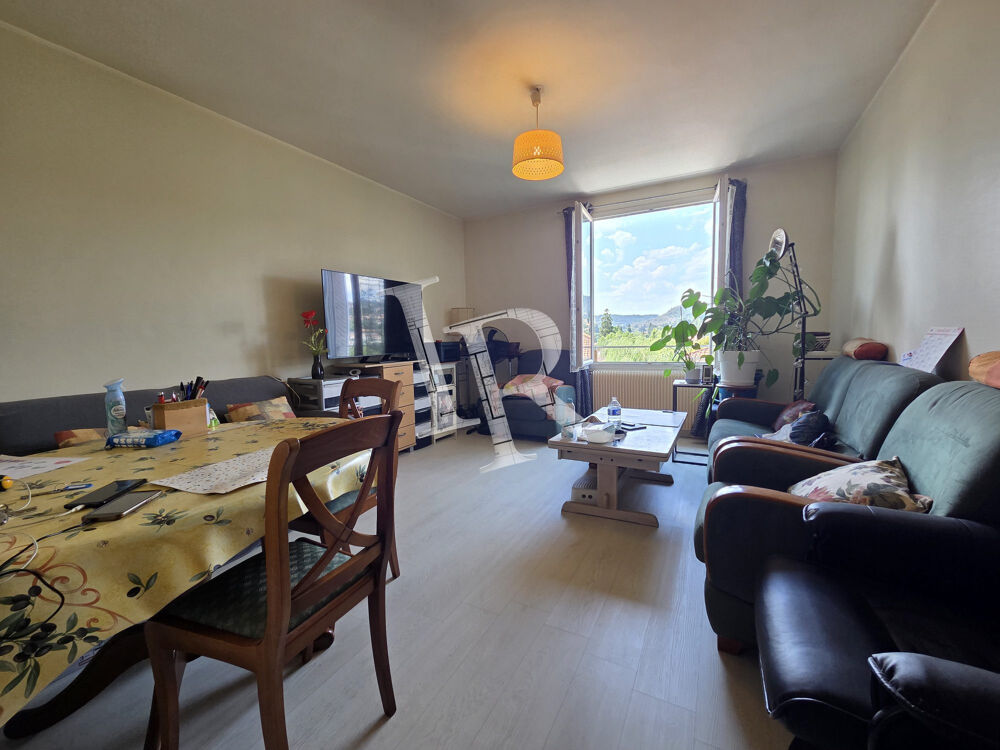 Appartement T3 en dernier étage LE PUY/AIGUILHE