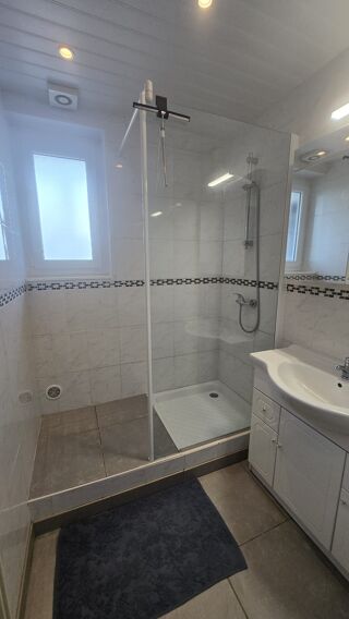  Appartement à louer 3 pièces 57 m²