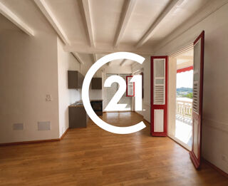  Appartement à louer 4 pièces 82 m²
