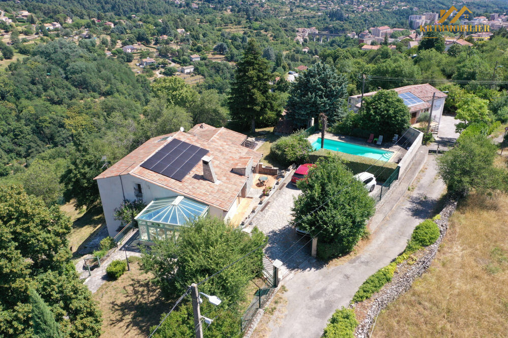 Maison avec dépendance, garage et piscine