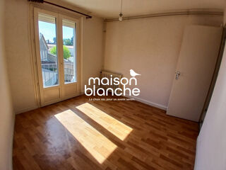  Appartement à louer 3 pièces 65 m²