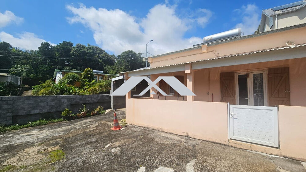 MAISON 97 M² SAINTE MARIE