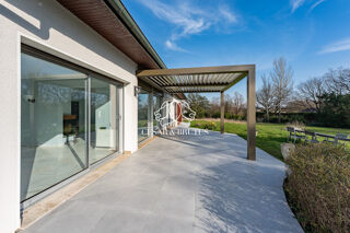  Maison  vendre 7 pices 382 m