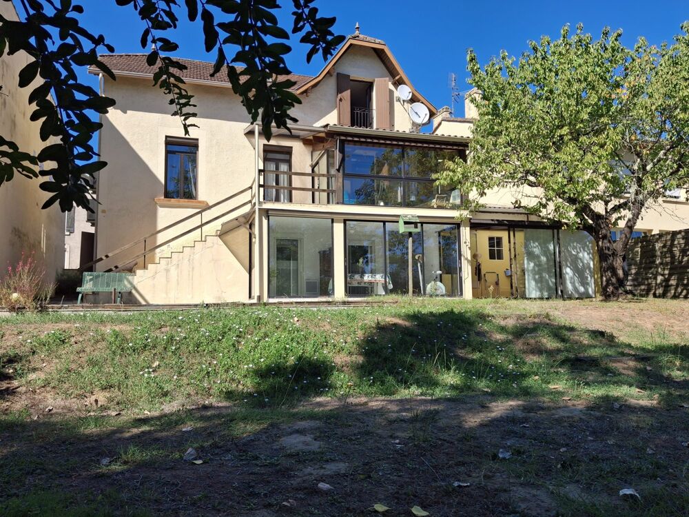 Maison bord du Lot 5 chambres avec jardin et garage