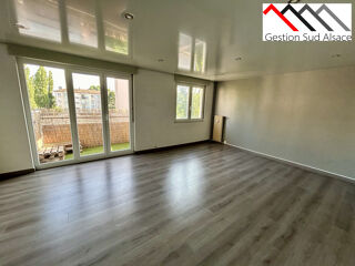  Appartement à louer 4 pièces 74 m²