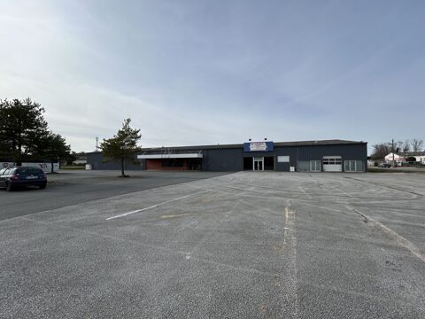 La Souterraine : Local 500 m&sup2; dans ensemble commercial 1875 23300 La souterraine