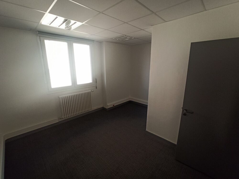   LIMOGES Location Plateau Bureaux 102m² + 4 P Limoges