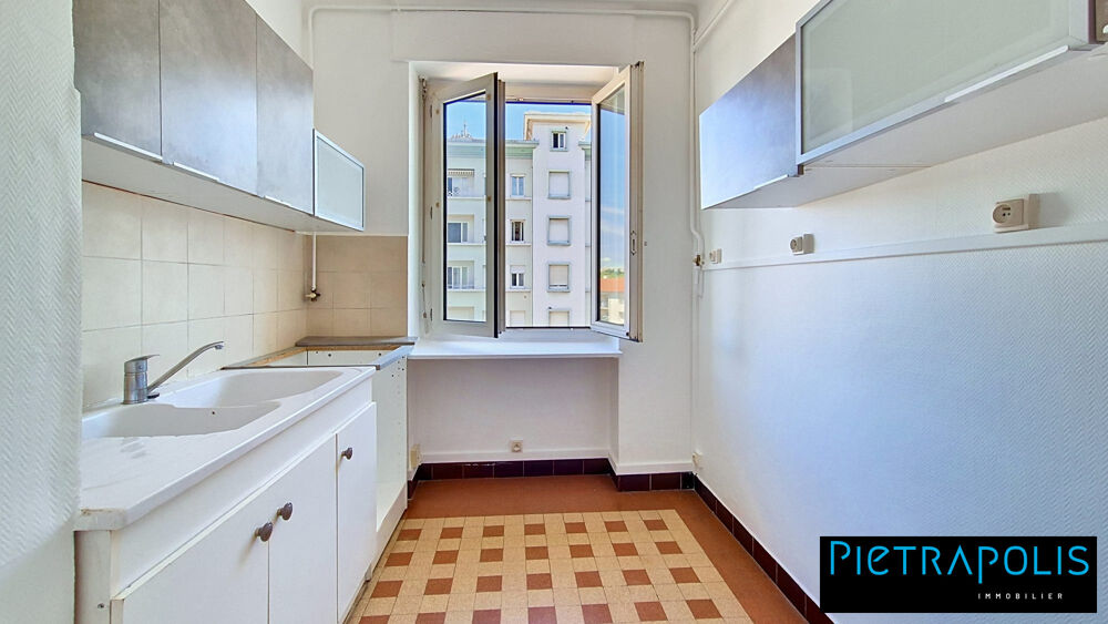 Vente Appartement Lyon 8 - T3 de 63.81m² avec balcon au 4ème ét/7- ascenseur - Lyon 8