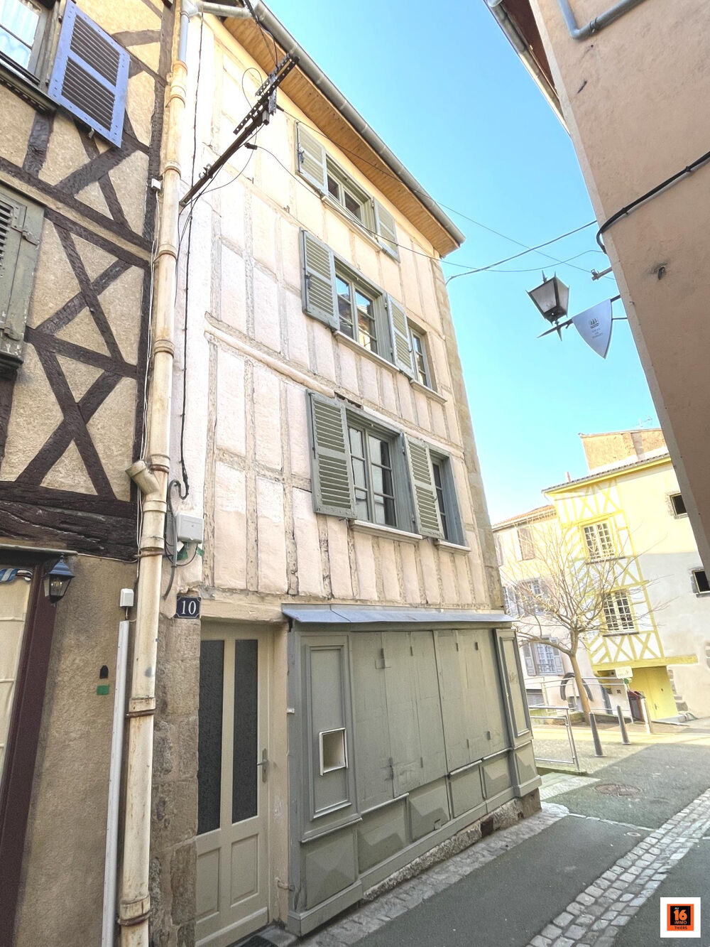 MAISON