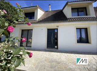 Location Maison À LOUER – MAISON MEUBLÉE ENTIÈREMENT RÉNOVÉE AVEC VUE SUR Poigny-la-forêt