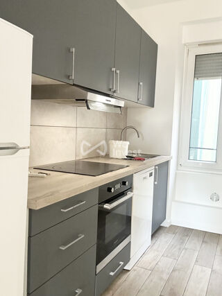  Appartement à louer 4 pièces 87 m²