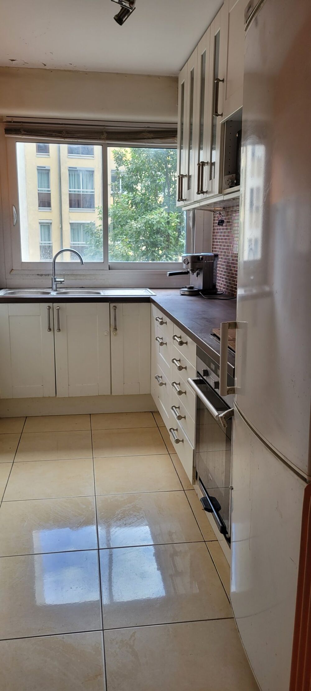 Location Appartement F4 VIDE AVEC BALCON CAVE ET PARKING Paris 20