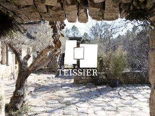  Maison � vendre 15 + pi�ces 270 m�