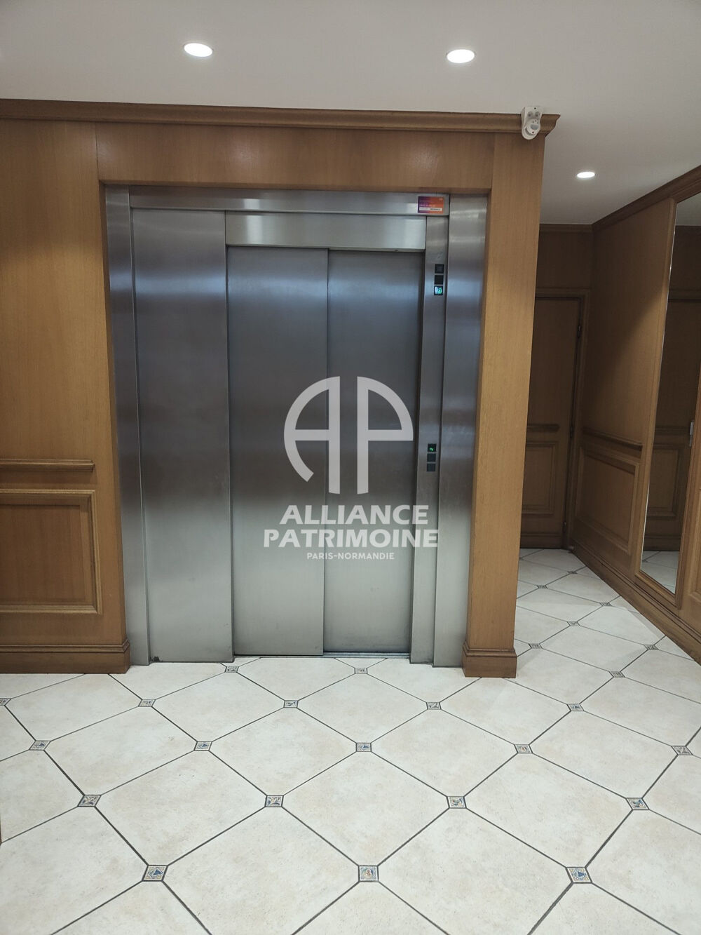 Location Appartement Rue RIVAY Levallois-perret