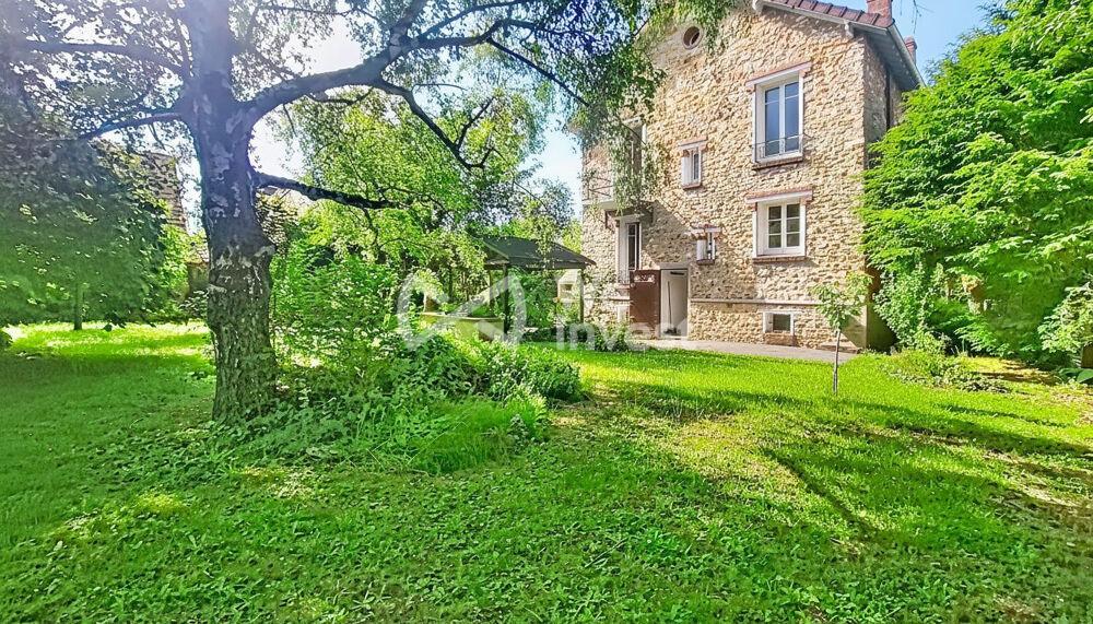 BEAUCHAMP  AUTHENTIQUE MEULIÈRE INDÉPENDANTE  696 m² DE