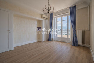  Appartement à louer 5 pièces 134 m²
