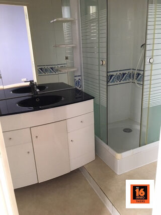  Immeuble � vendre 560 m� Thiers