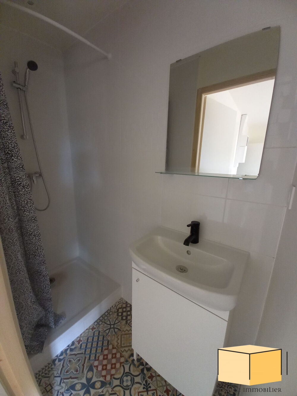 Location Appartement Studio meublé, proche centre ville BELLEY (01300) Belley