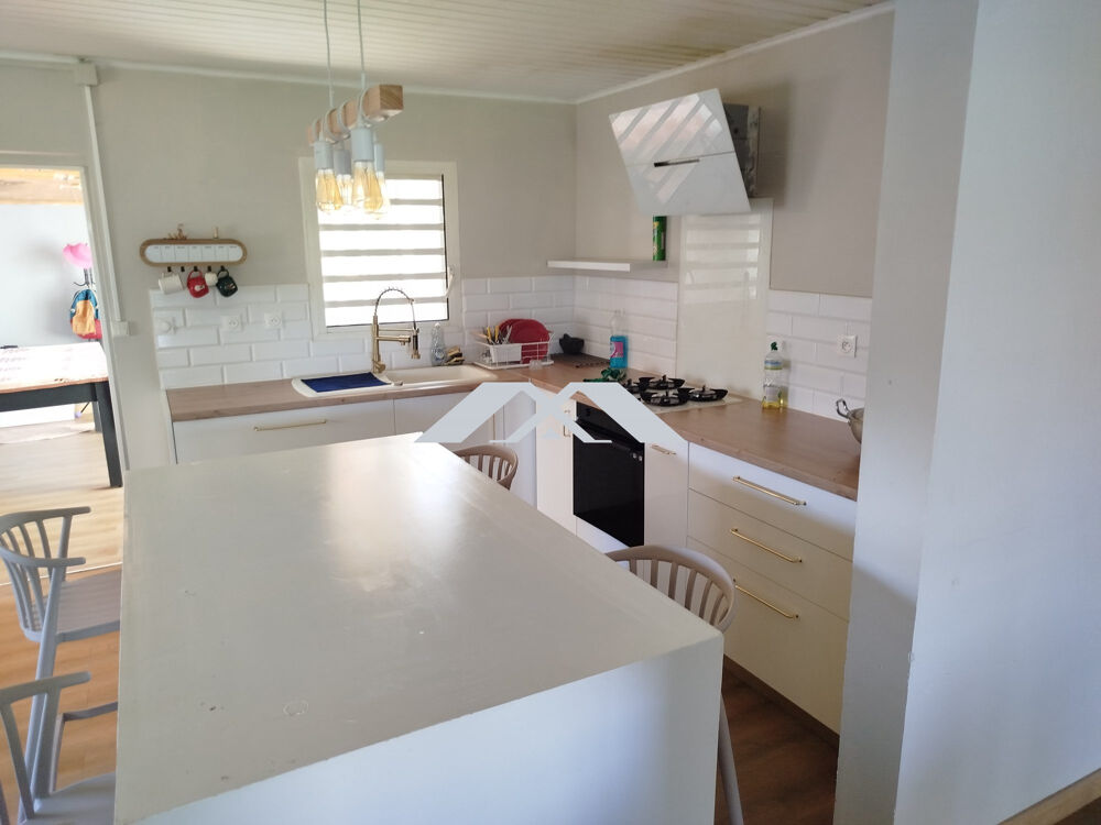 Rare à Sainte-Marie : maison avec 2 logements T4, vue mer & mon