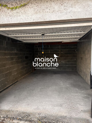  Parking / Garage à louer 15 m²