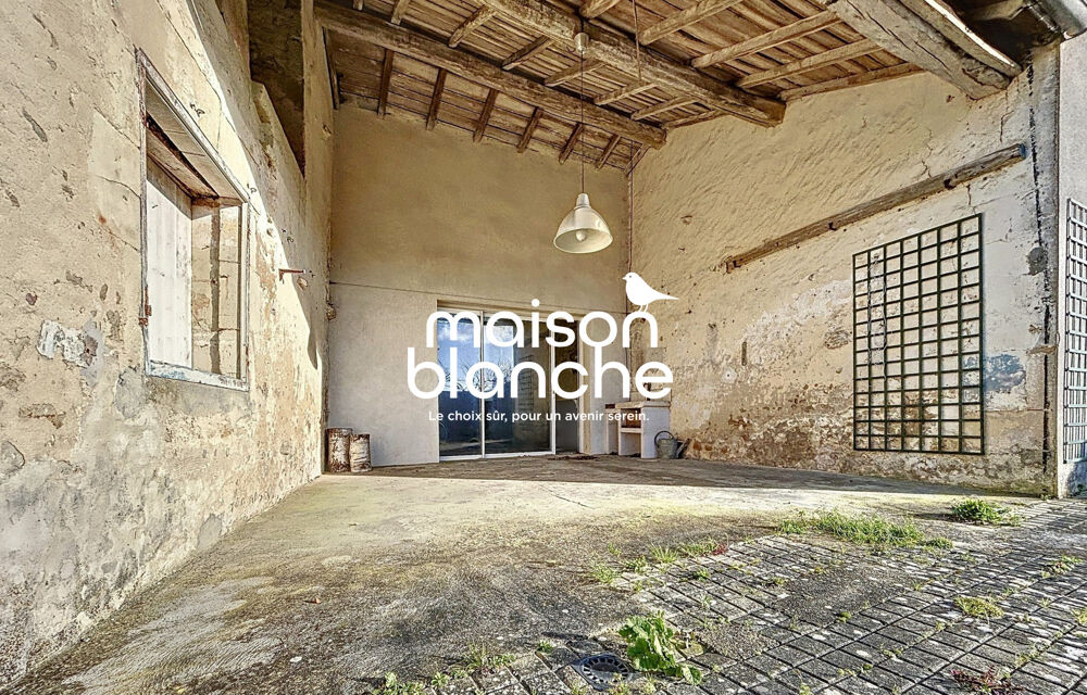 Vente Maison AXE SURGERES/ROCHEFORT - CHARENTAISE 7 PIÈCES AVEC JARDIN CLOS Muron