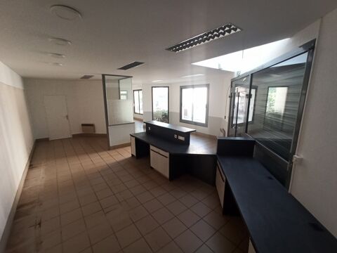 LOC 15 minutes LIMOGES Local PRO 170m&sup2; 1240 87000 Limoges