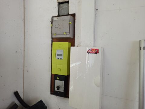   LOCATION Local en L - 260m² - Commerce/Bureaux - AIXE/VIENNE 
