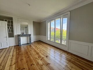  Appartement à louer 6 pièces 192 m²