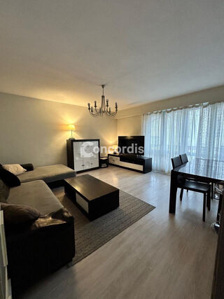  Appartement à louer 4 pièces 80 m²