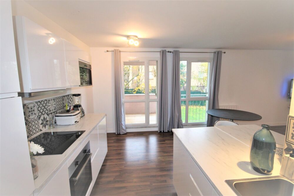 Location Appartement très grand T2 avec balcon au calme proche Promenoir Villefranche-sur-saône