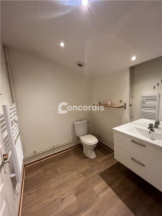  Appartement à louer 3 pièces 65 m²