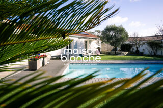  Maison  vendre 8 pices 210 m