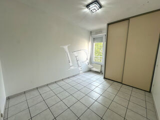  Appartement à louer 4 pièces 82 m²
