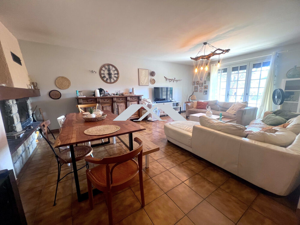 Maison familiale de 138 m² sur 2 000 m² de terrain  Vue dé