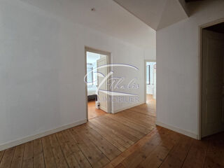 Maison à louer 6 pièces 157 m²
