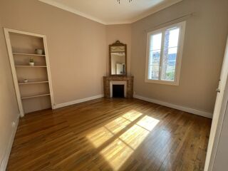  Maison à louer 7 pièces 204 m²