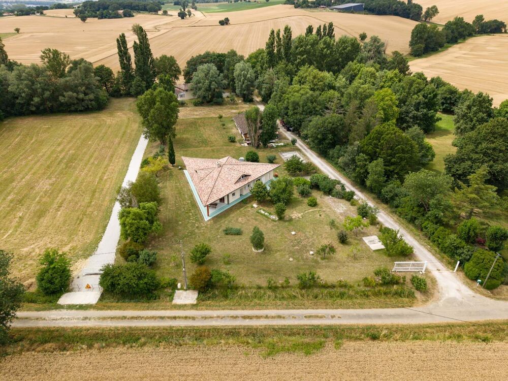 Ensemble immobilier de caractère sur environ 2 hectares au calm