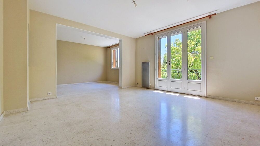 Appartement de Type 4 avec garage et balcon