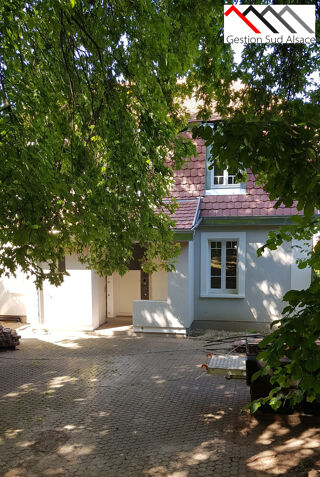  Maison à louer 6 pièces 148 m²