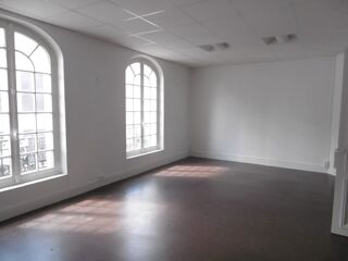  Appartement à louer 4 pièces 92 m²
