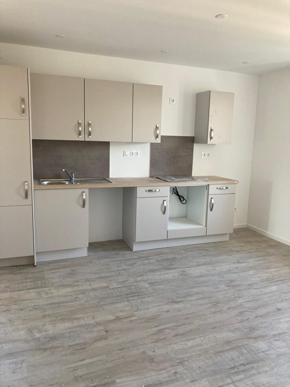 Appartement à louer Auberives-sur-Varèze