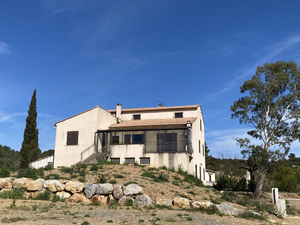 Grande maison avec garage