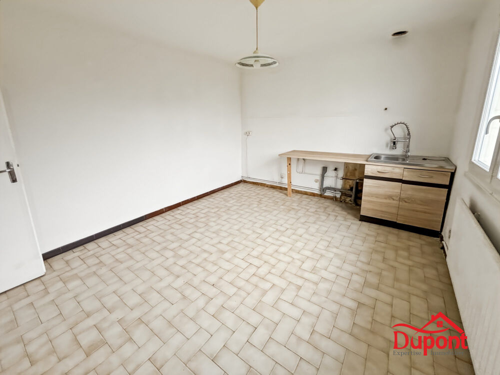 maison Warcq avec trois chambres garage et terrain