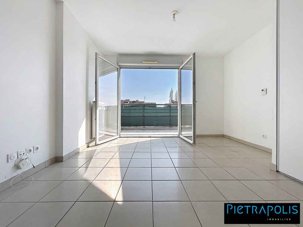 Vente Appartement EN EXCLUSIVITE APPARTEMENT 2 PIECES DERNIER ETAGE AVEC BALCON Vaulx-en-velin