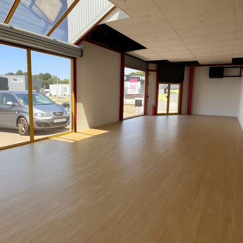 A LOUER - LOCAL COMMERCIAL de 125 m&sup2; environ - AURAY 1650 56400 Auray