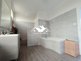  Maison � vendre 8 pi�ces 205 m�
